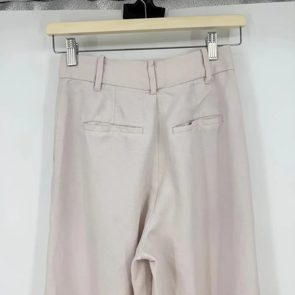 Wilfred aritzia crowd